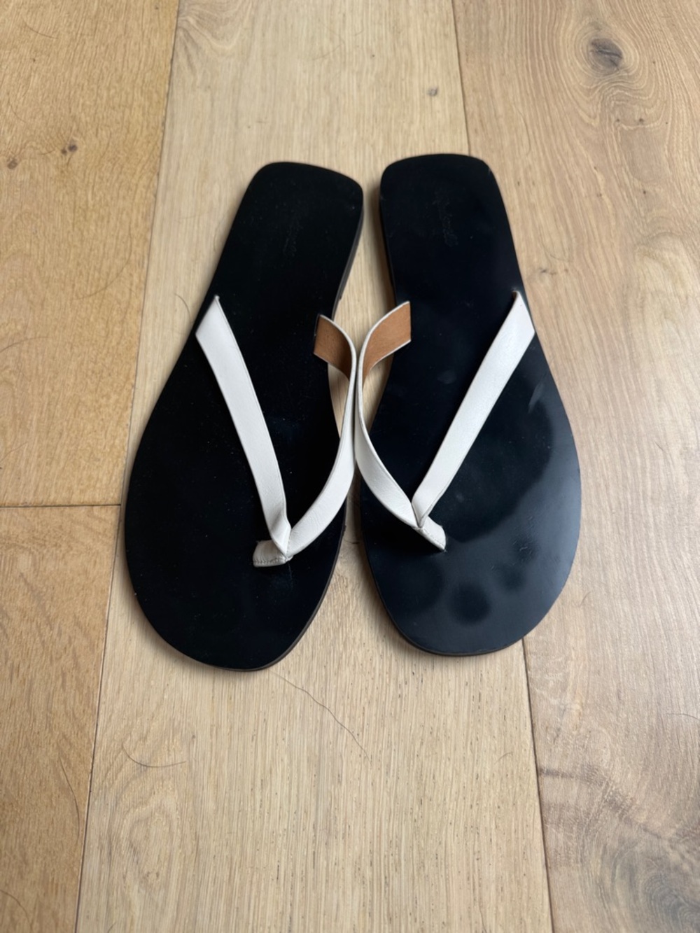 Madewell Black Footbed Flip Sandals with White Straps